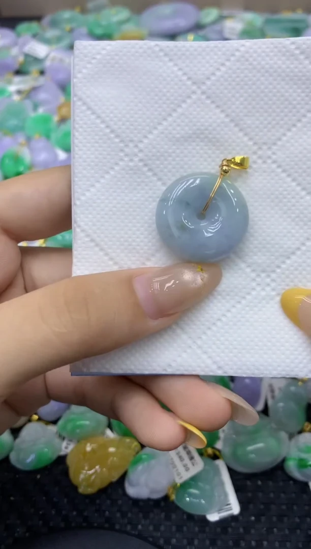 颈饰未镶嵌翡翠天然缅甸翡翠A货