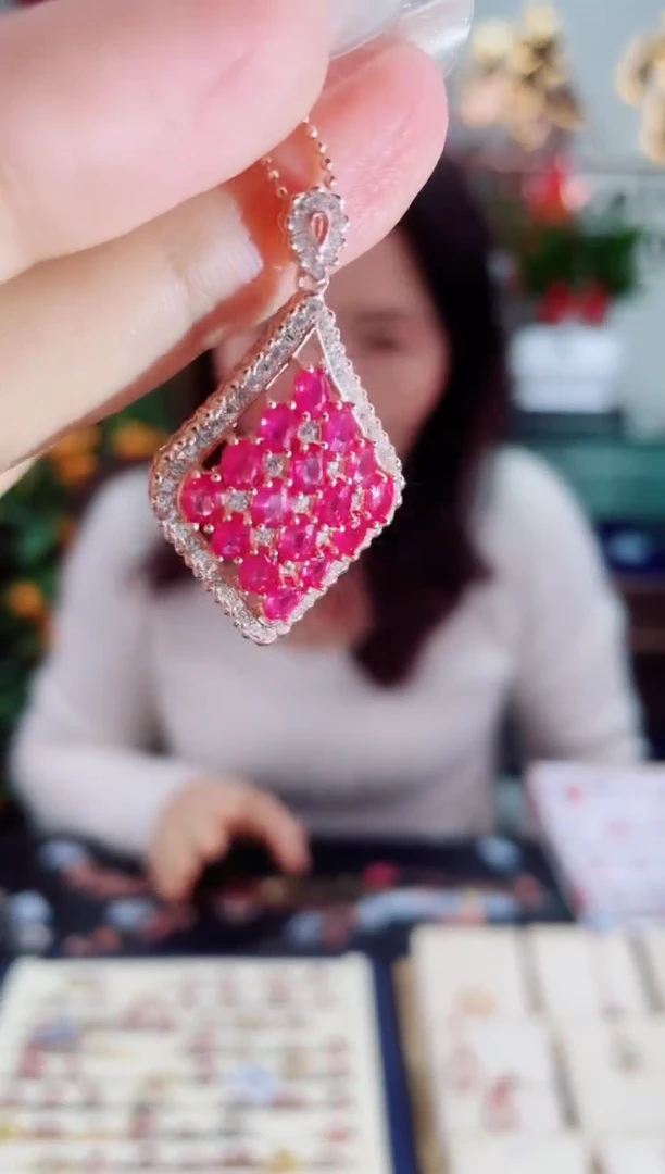 【闪购商品】红宝石颈饰银S925镶嵌吊坠