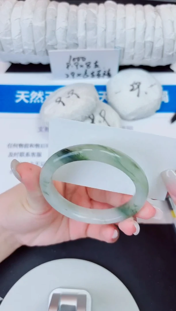 未镶嵌手镯石英质玉81/57