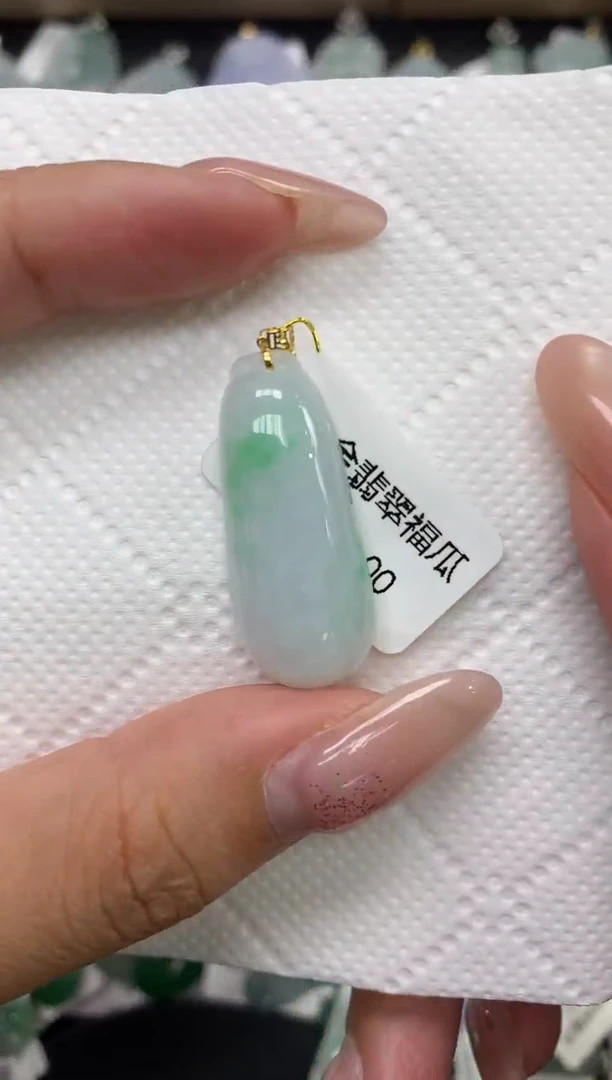 颈饰18K金镶嵌翡翠1111111111