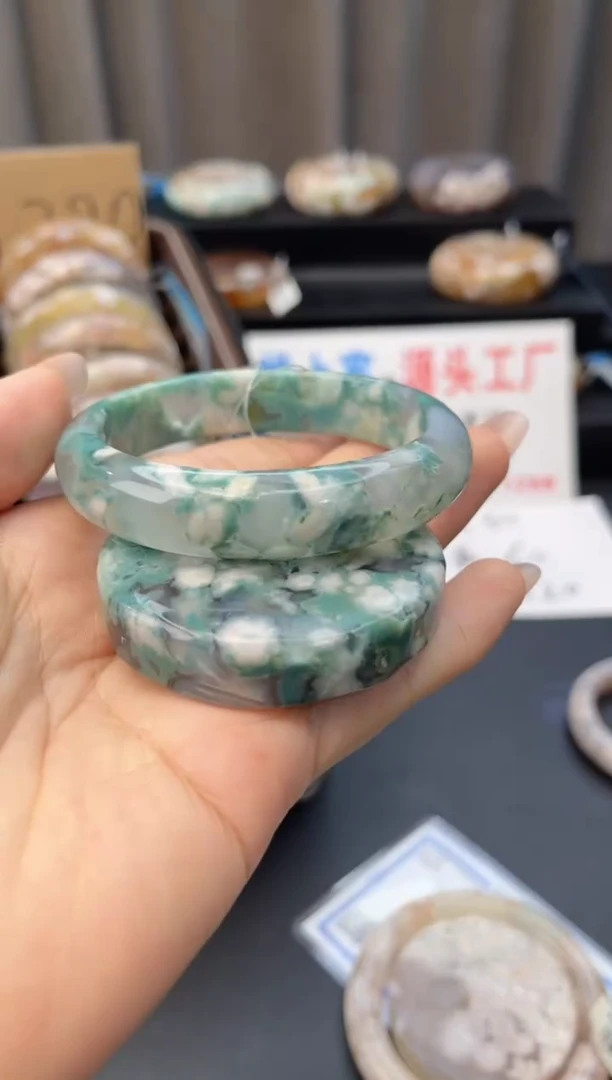 未镶嵌手镯石英质玉赠送镯心（57圈口）