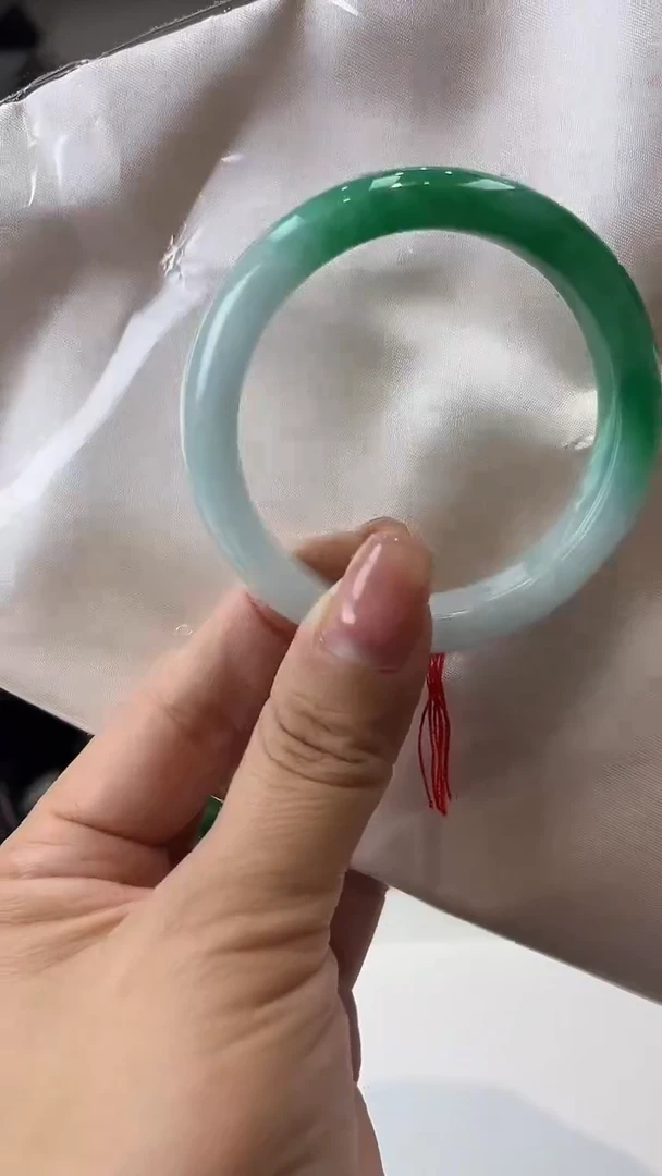 【闪购商品】砖雕h41 圈口53.5 独货手镯