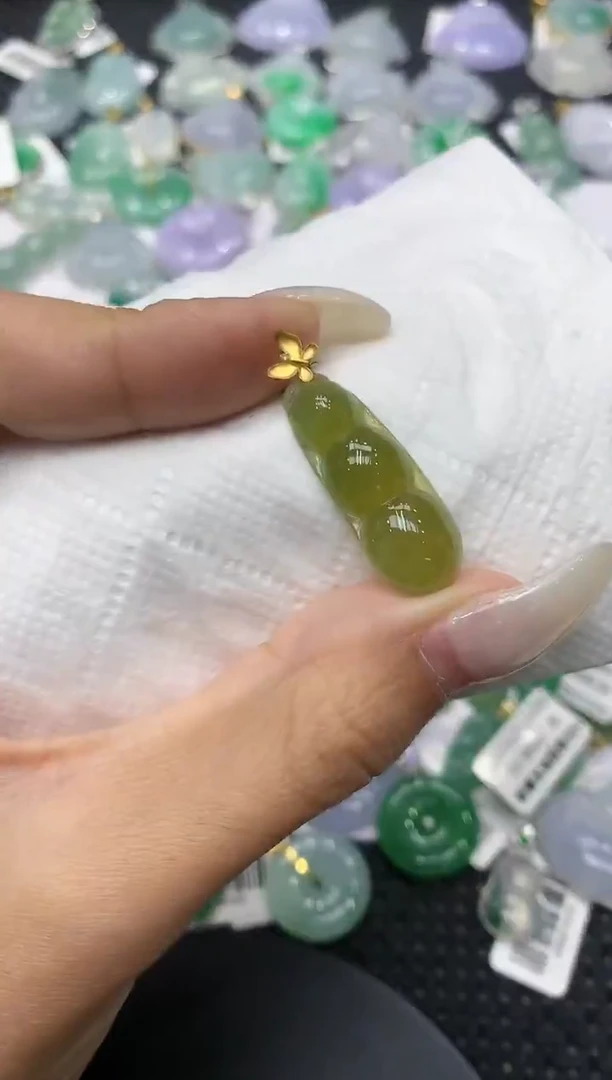 颈饰18K金镶嵌翡翠11111111111