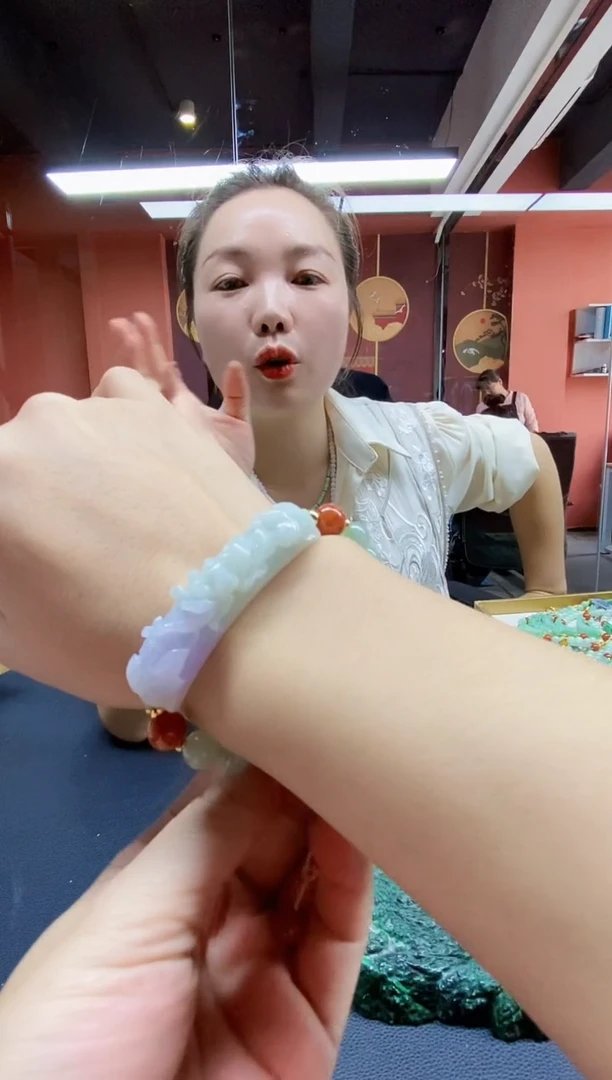 颈饰未镶嵌翡翠手牌