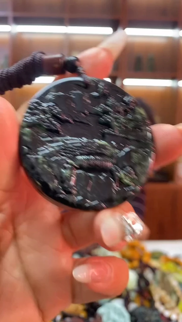 未镶嵌岫玉吊坠