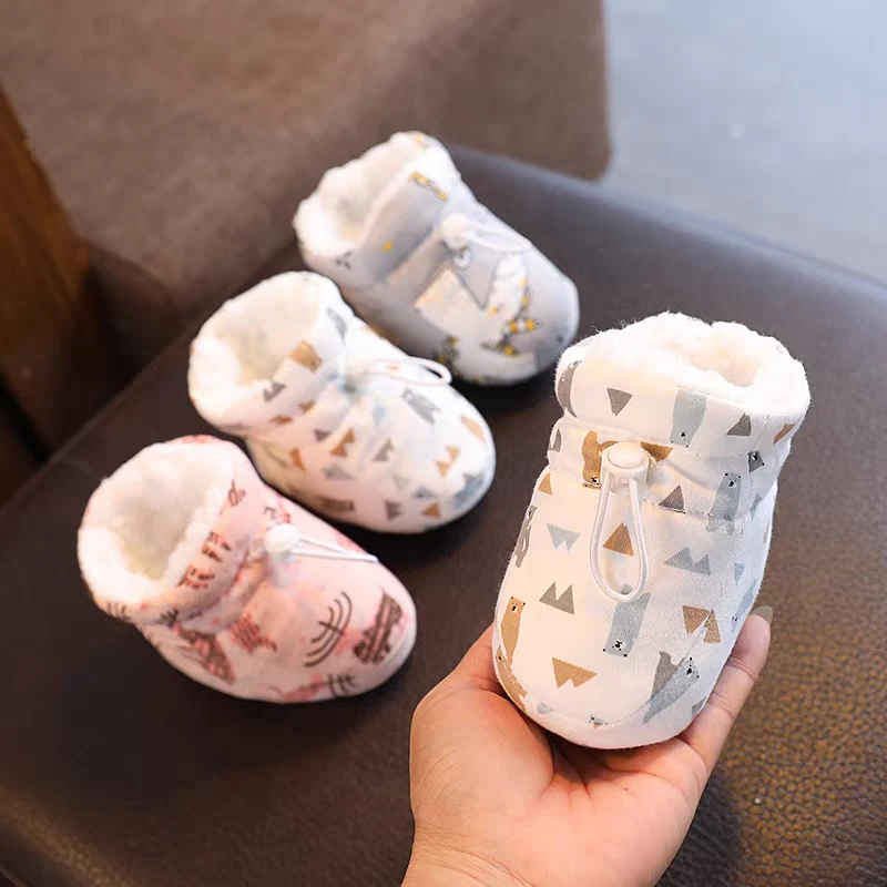 初生婴儿步前鞋子秋冬0到6个月12宝宝加厚幼儿小月龄外出软底鞋袜
