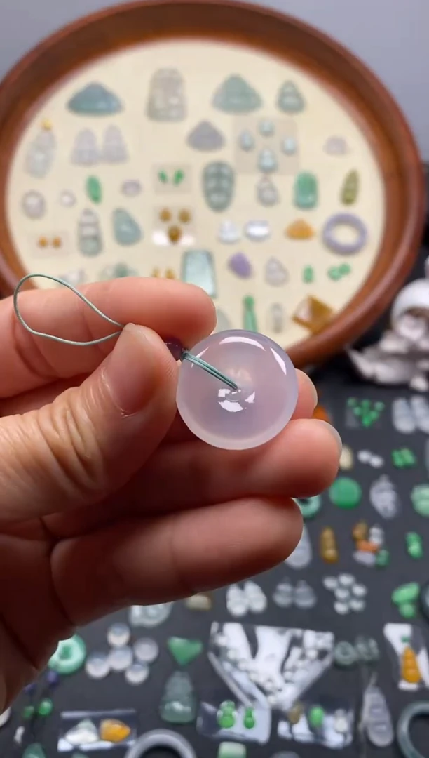 颈饰未镶嵌翡翠冰扣子/芬