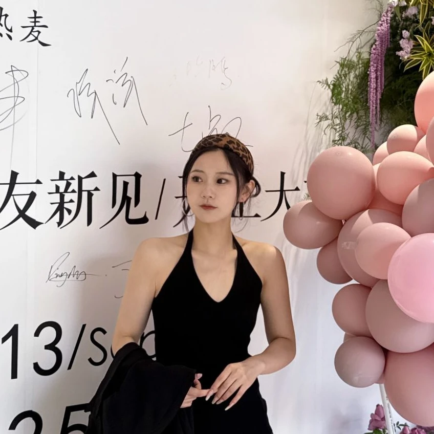 阿丹家 设计款露背背心性感修身时尚吊带上衣20250919