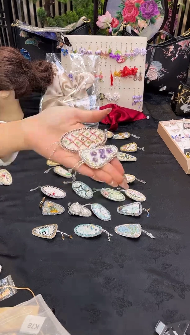 织绣日**润非遗苏绣手工饰品