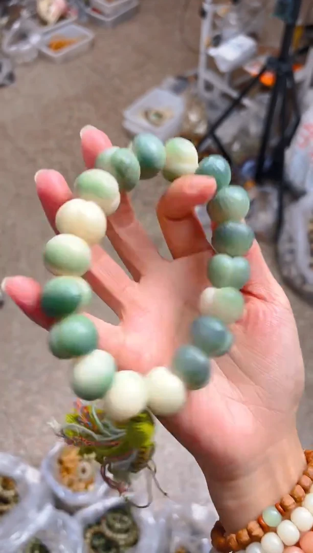 吊坠菩提根/象牙果大卡绿色屁桃手持