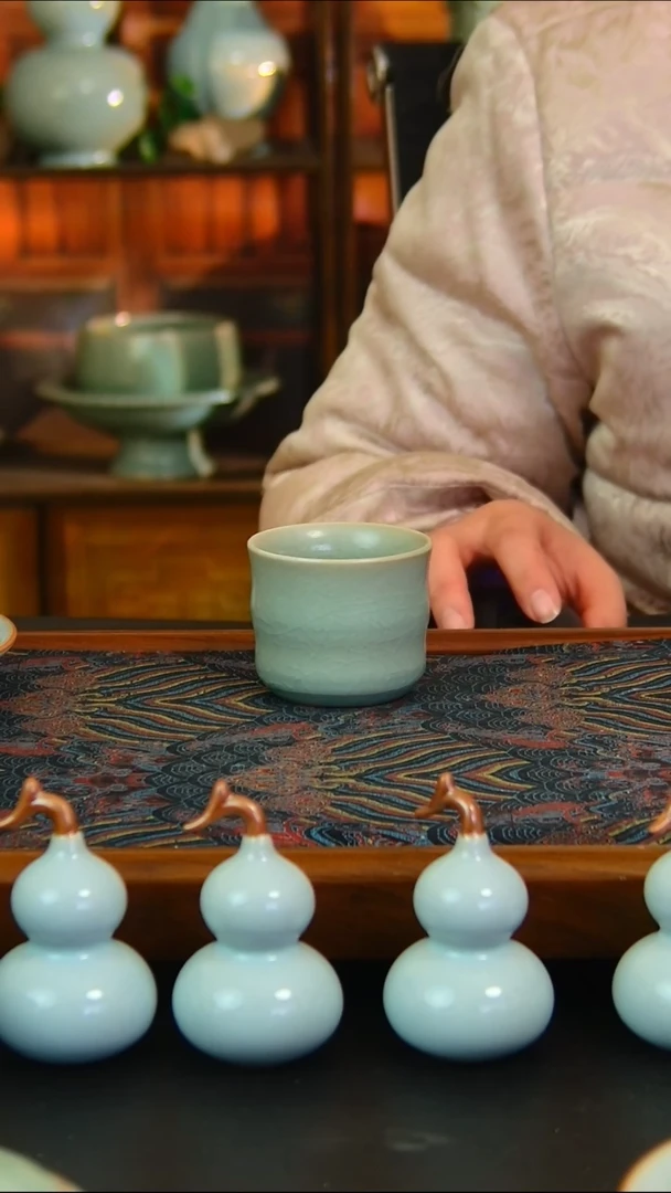 瓷片仿古釉竹节杯不完美