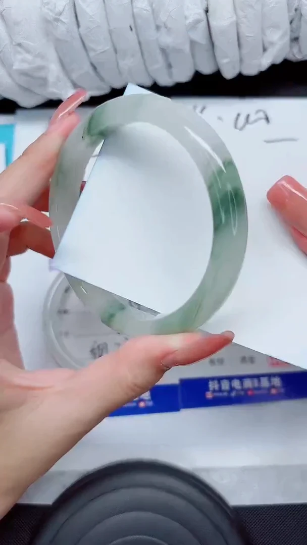 石英质玉手镯未镶嵌144-64