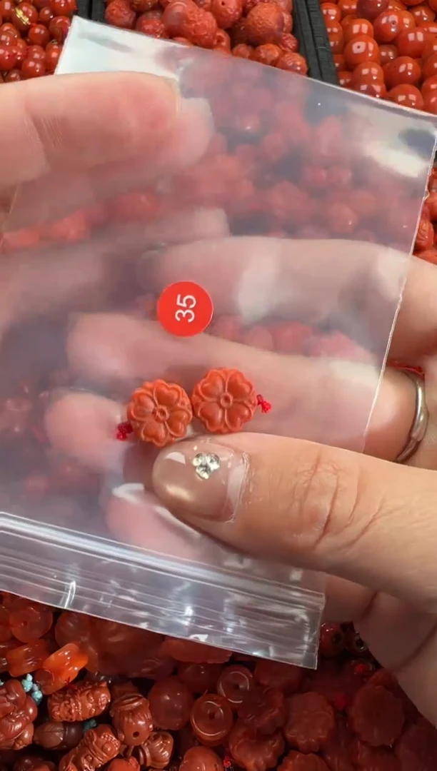 南红玛瑙未镶嵌颈饰1