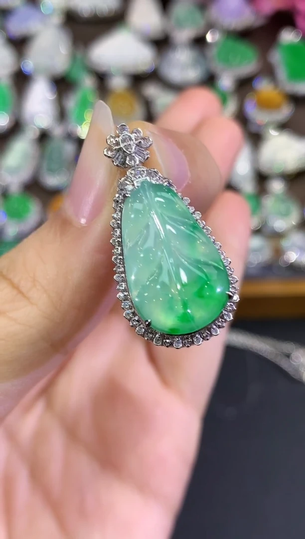 吊坠(不含链)18K金镶嵌翡翠B291