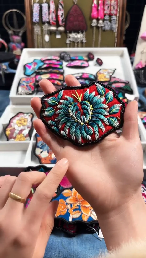 【闪购商品】织绣手工老绣饰品