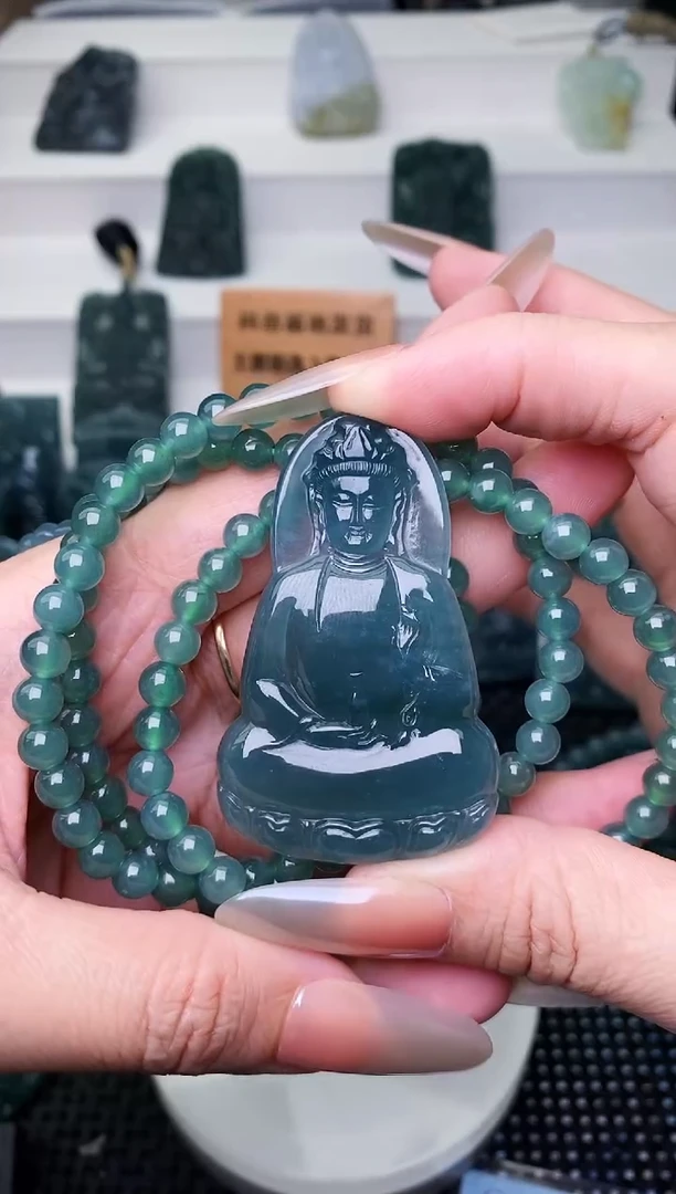 颈饰未镶嵌翡翠  1