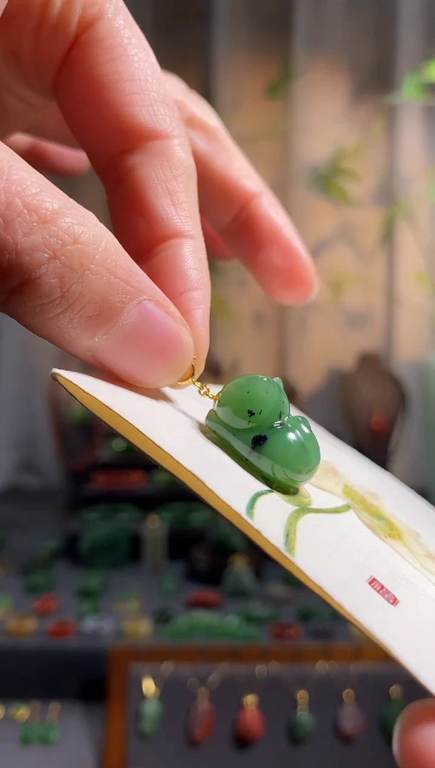 【闪购商品】和田玉颈饰18K金镶嵌，小飞猫