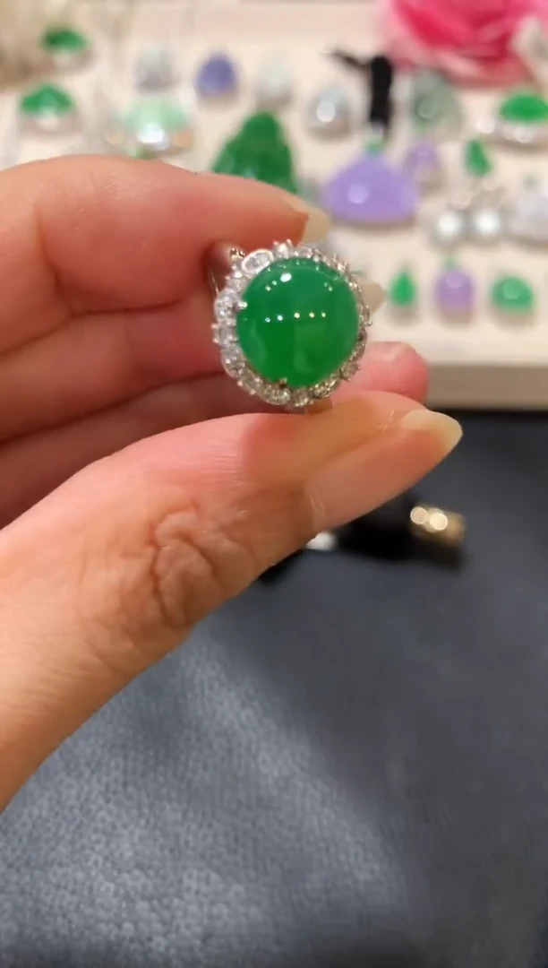 18K金镶嵌戒指翡翠m103