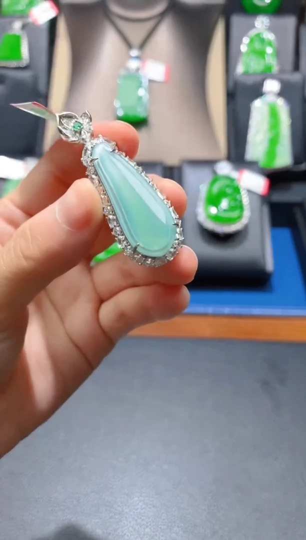 翡翠未镶嵌颈饰天然N40