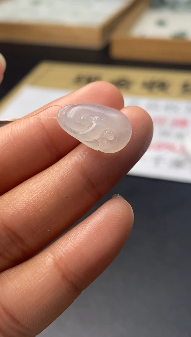 定制翡翠未镶嵌翡翠毛货多样性发一