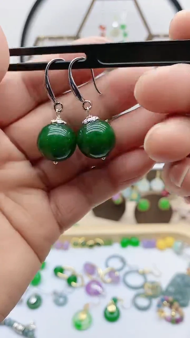 未镶嵌石英质玉（天山翠）耳饰606