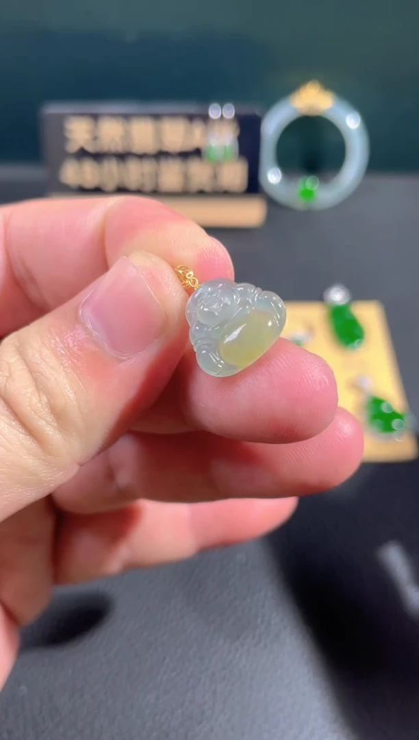 【闪购商品】翡翠颈饰18K金镶嵌翡翠