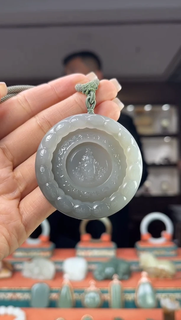 颈饰未镶嵌和田玉佩佩
