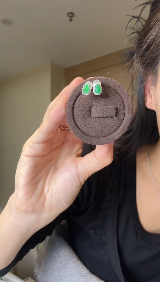 【闪购商品】翡翠耳钉银S925镶嵌葫芦耳钉