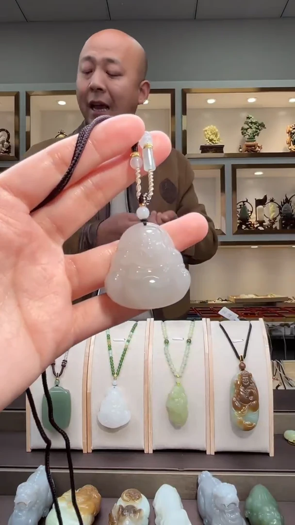 颈饰未镶嵌和田玉苏