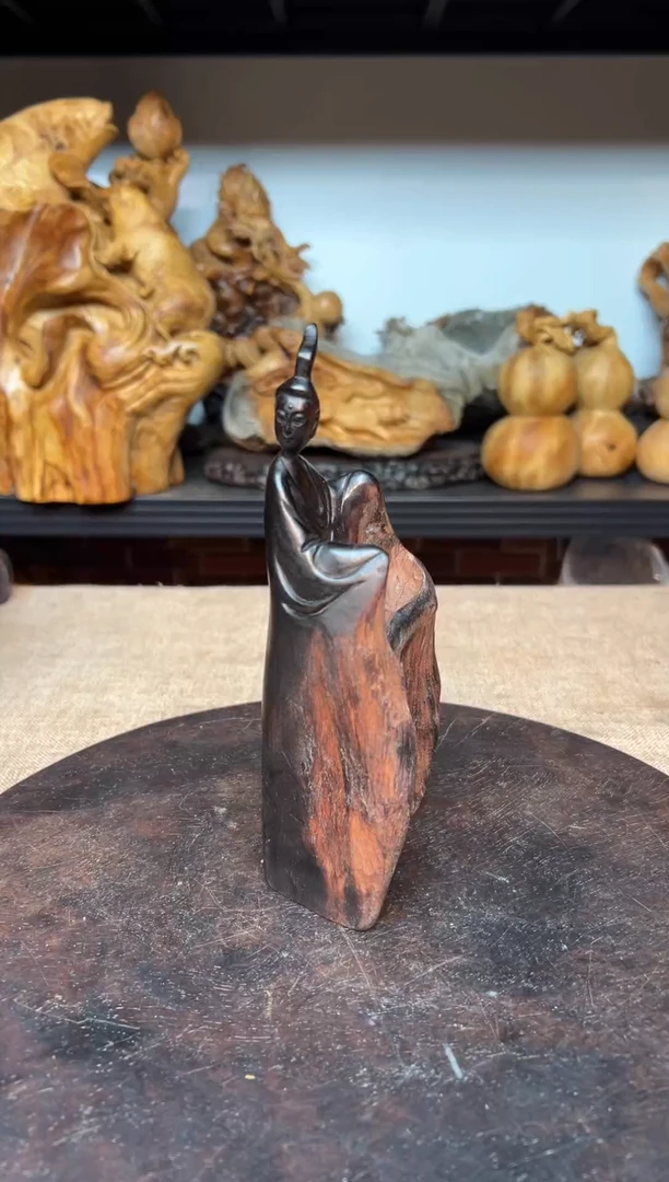 黑酸枝木类大红酸枝雕刻件