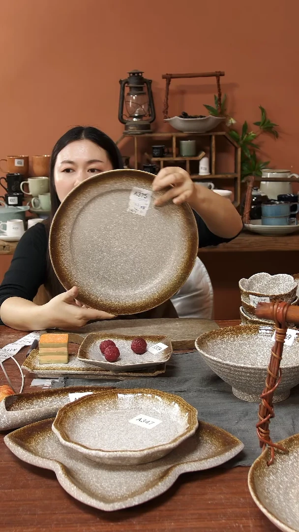 陶瓷A375 一只陶瓷粗陶大盘可能微瑕