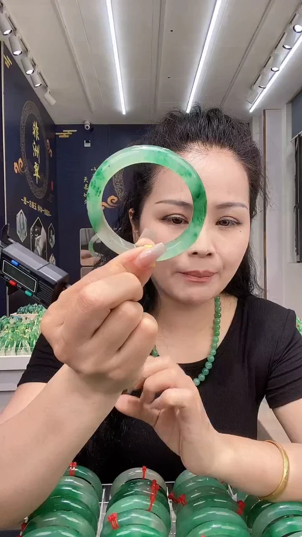 石英质玉手镯未镶嵌62