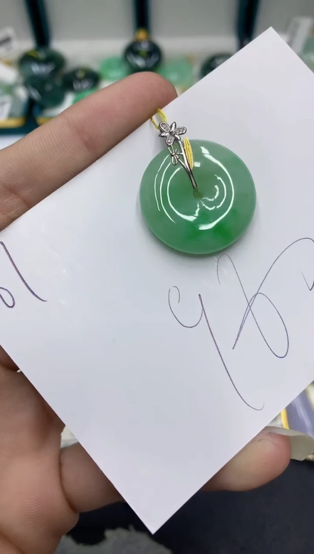 【闪购商品】翡翠颈饰18K金镶嵌翡翠