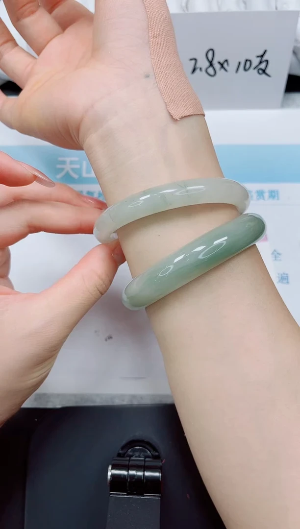 石英质玉手镯未镶嵌11/60