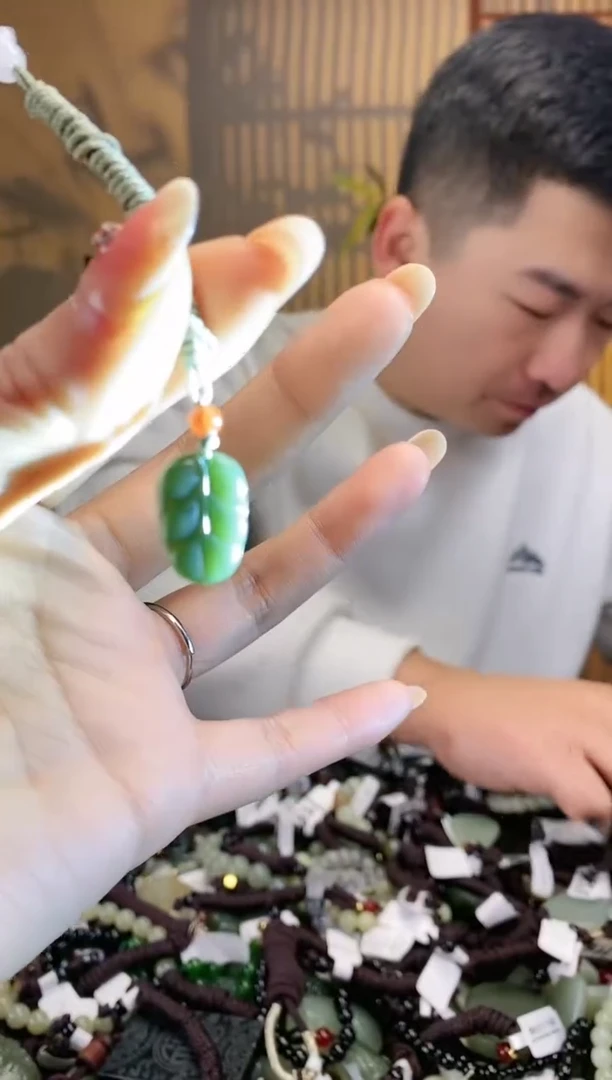 【闪购商品】和田玉颈饰未镶嵌多样性发货，拍一发一