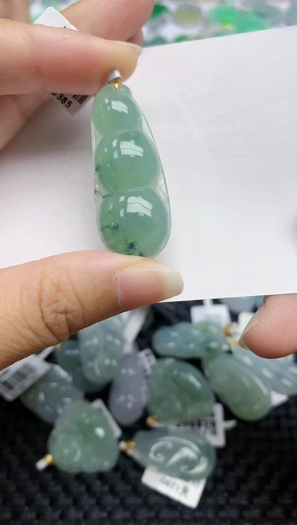 翡翠18K金镶嵌颈饰天然翡翠A货
