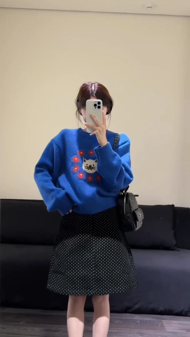 秋季穿搭减龄一整套女装2025新款克莱因蓝针织上衣波点短裙两件套