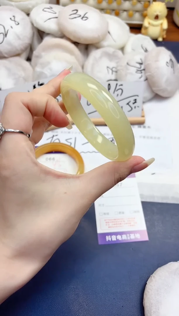 石英质玉手镯未镶嵌67-晴水-圈口61