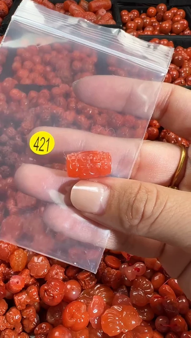 颈饰未镶嵌南红玛瑙1