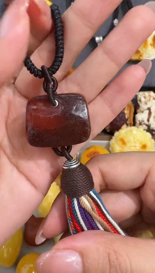 未镶嵌琥珀裸石琥珀