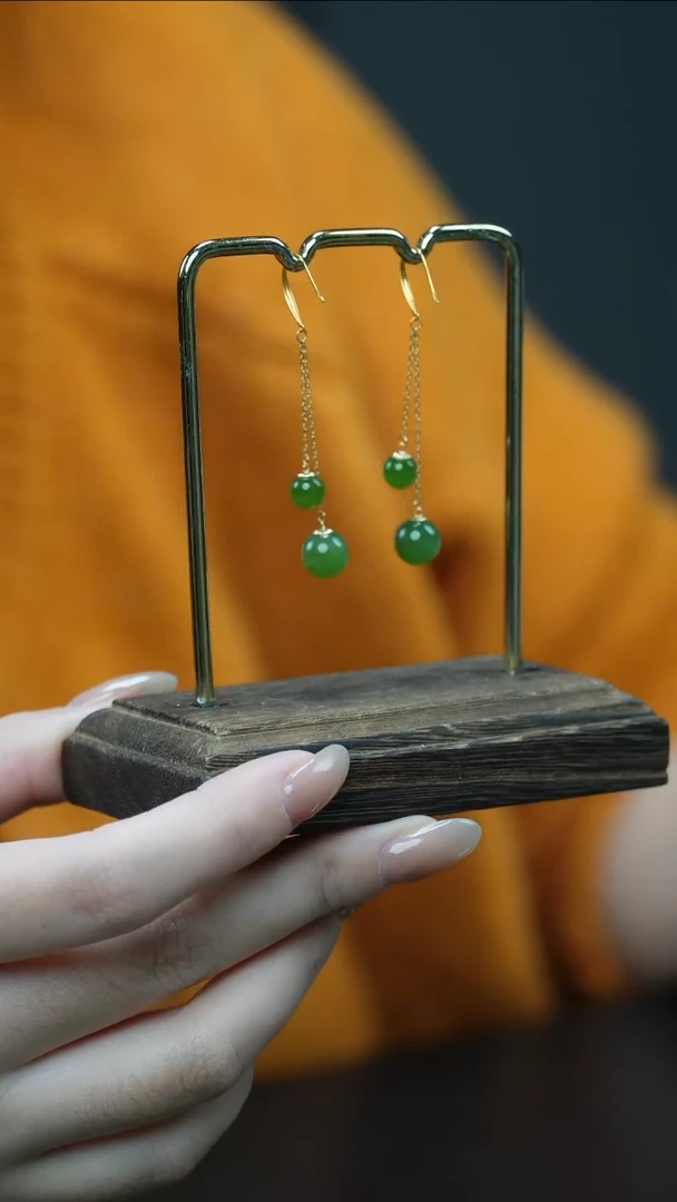 18K金镶嵌和田玉耳饰1