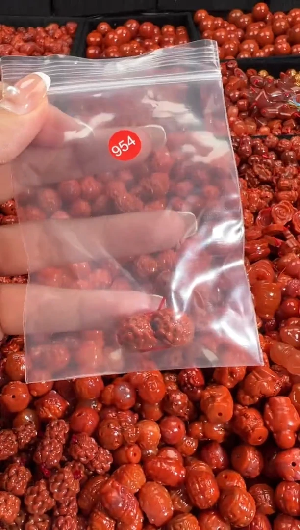 颈饰未镶嵌南红玛瑙1
