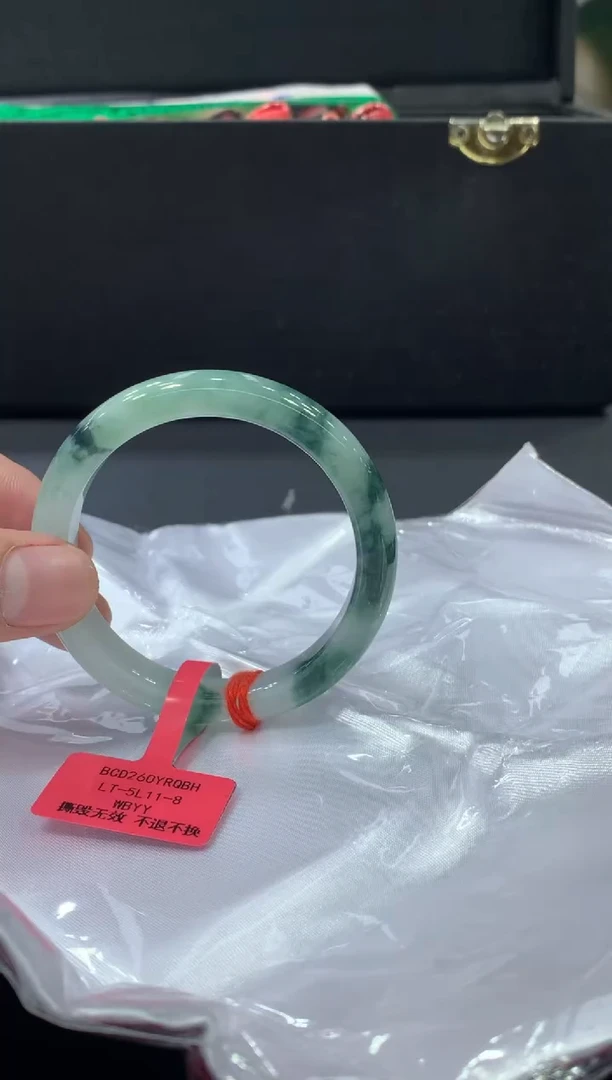 未镶嵌手镯翡翠翡翠手镯