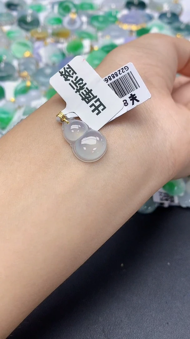 翡翠18K金镶嵌颈饰天然缅甸a货翡翠