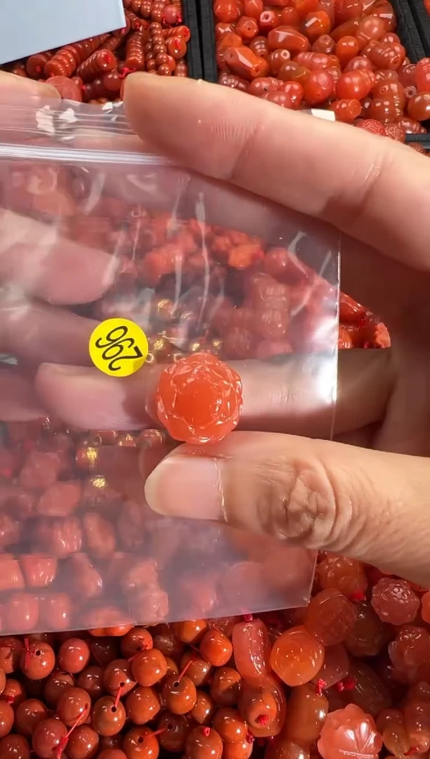 【闪购商品】南红玛瑙颈饰未镶嵌1