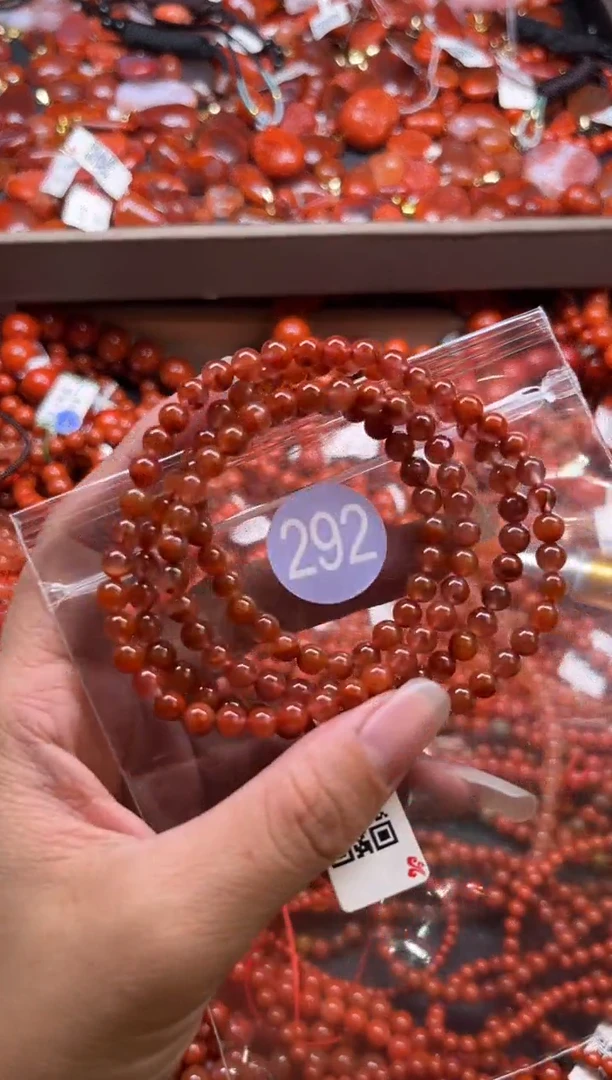 南红玛瑙未镶嵌珠宝奇石292-5