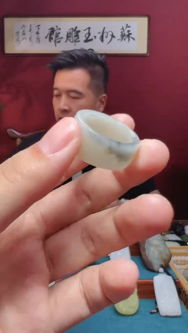和田玉未镶嵌吊坠(不含链)1