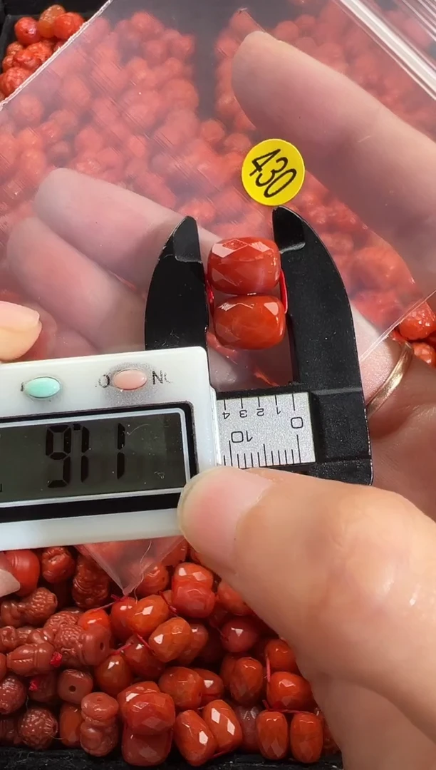 颈饰未镶嵌南红玛瑙1