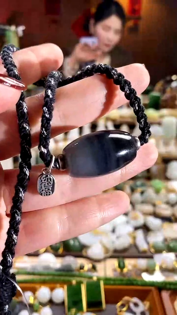 【闪购商品】和田玉吊坠未镶嵌。