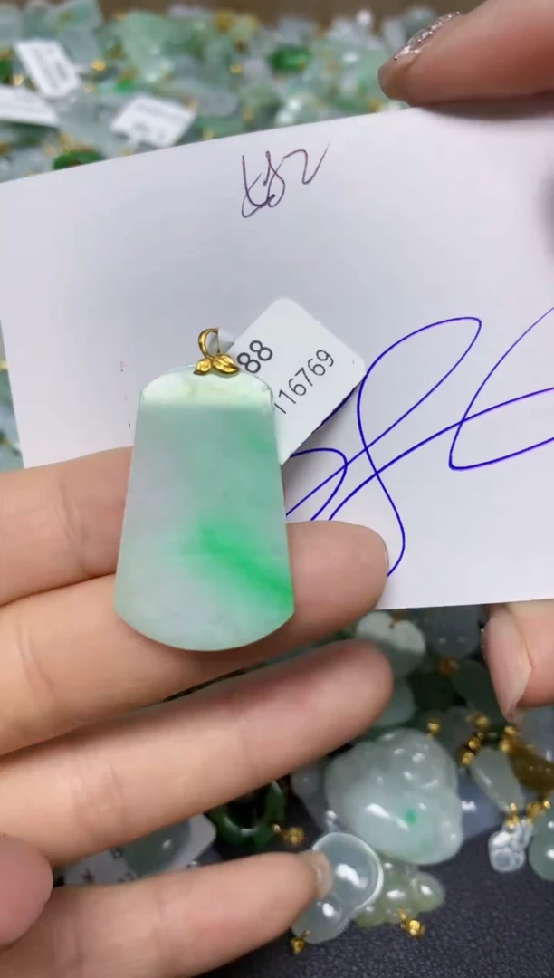 【闪购商品】翡翠挂件18K金镶嵌 天然翡翠A货